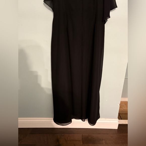 Azizie Elegant Black Evening Gown, size 24 - Picture 7 of 8